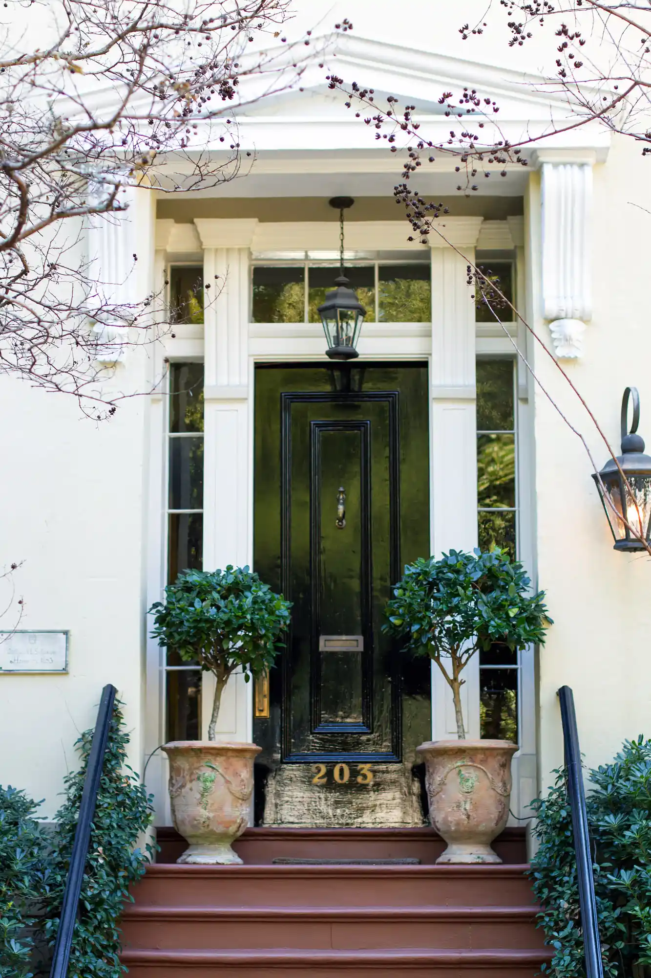 Pulaski square house entrance in Savannah