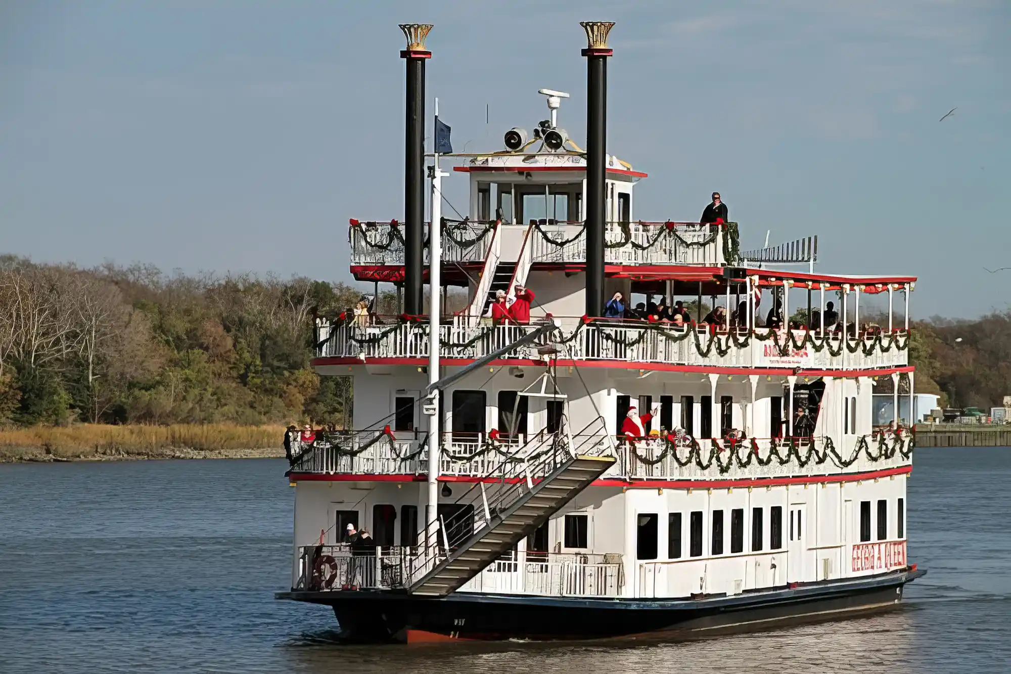 23 Savannah Riverboat