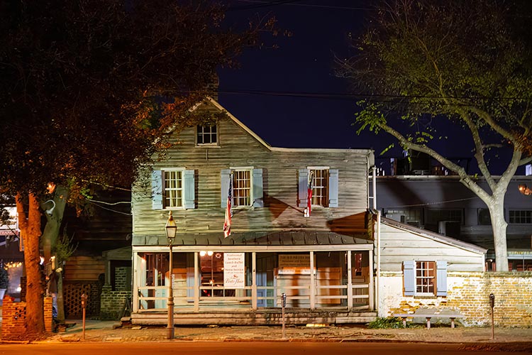 At night the haunted pirate's House