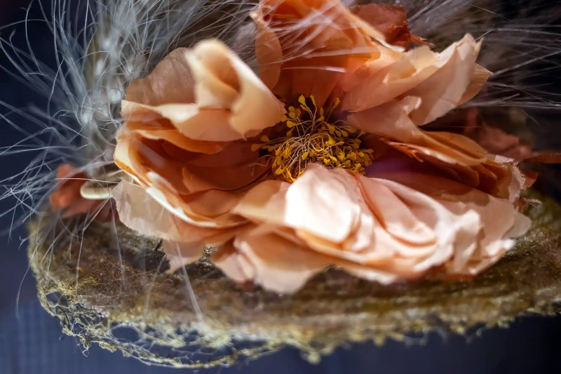 Salmon colored lady hat