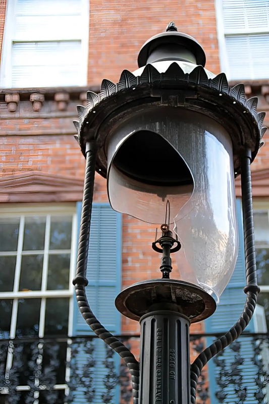 Broken Street Lamp