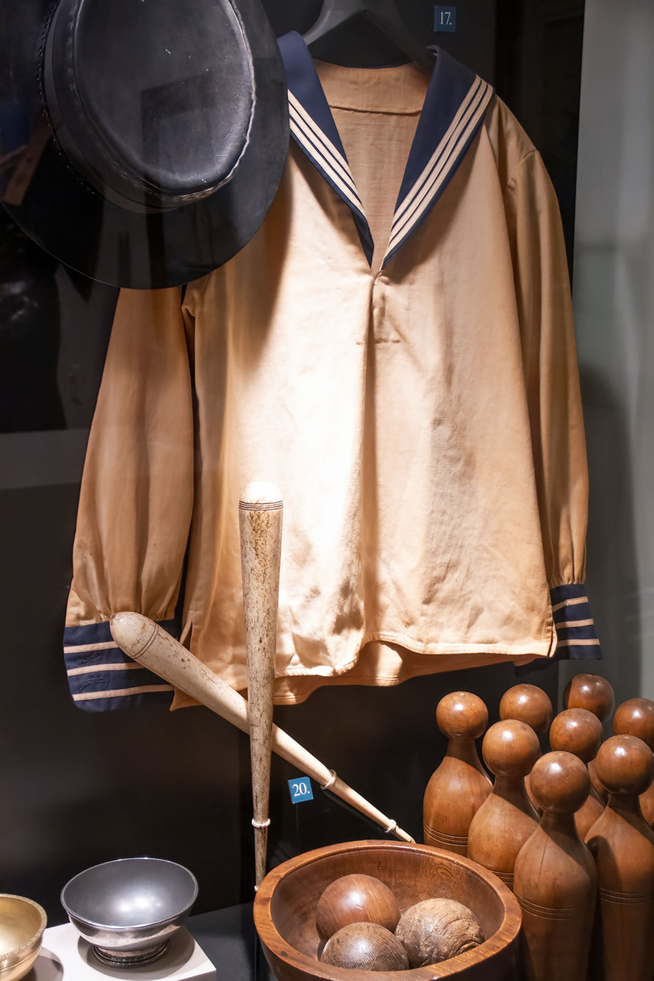 Sailor outfit for baseball