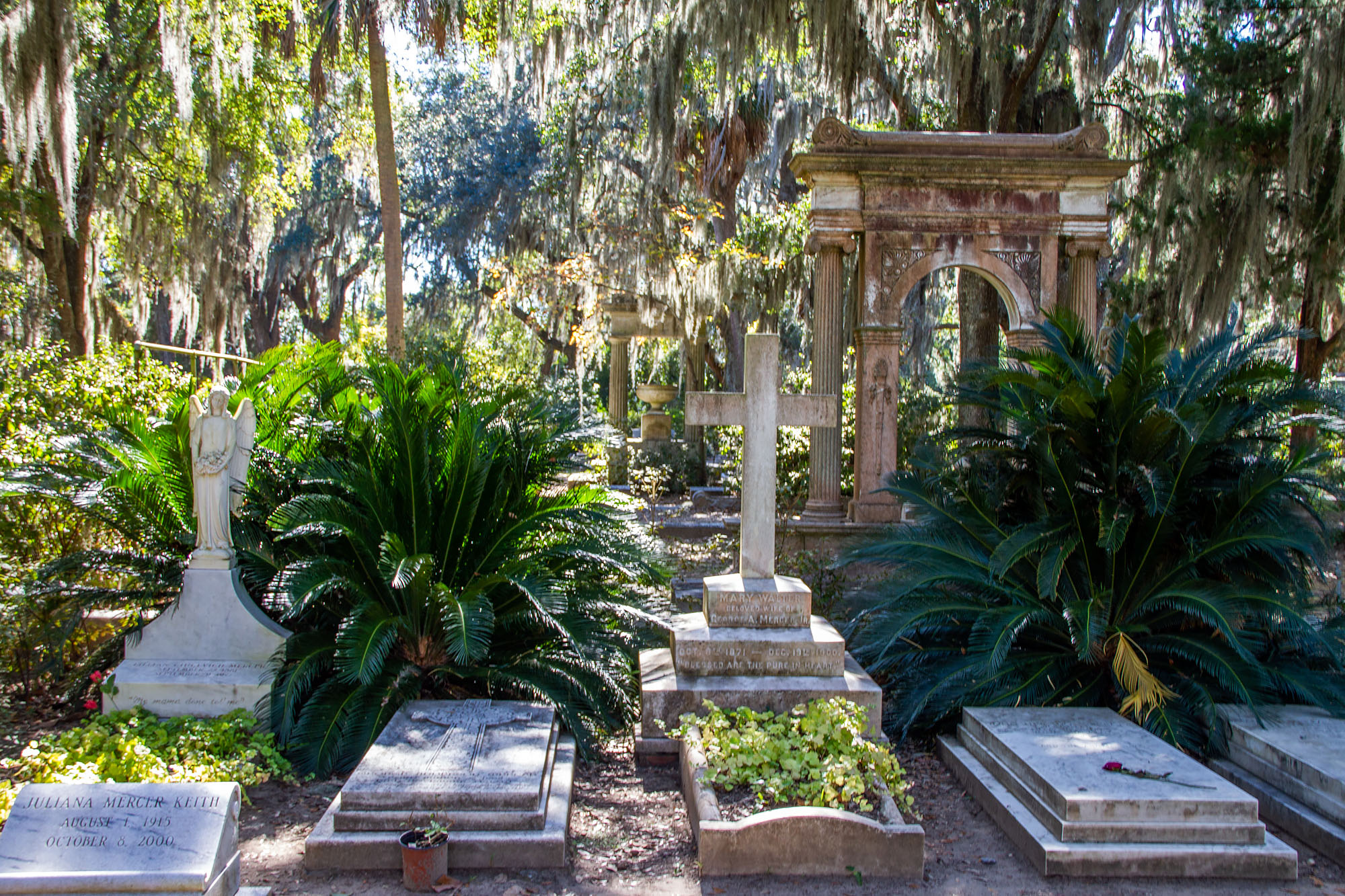 Bonaventure Cemetery Graves in Savannah