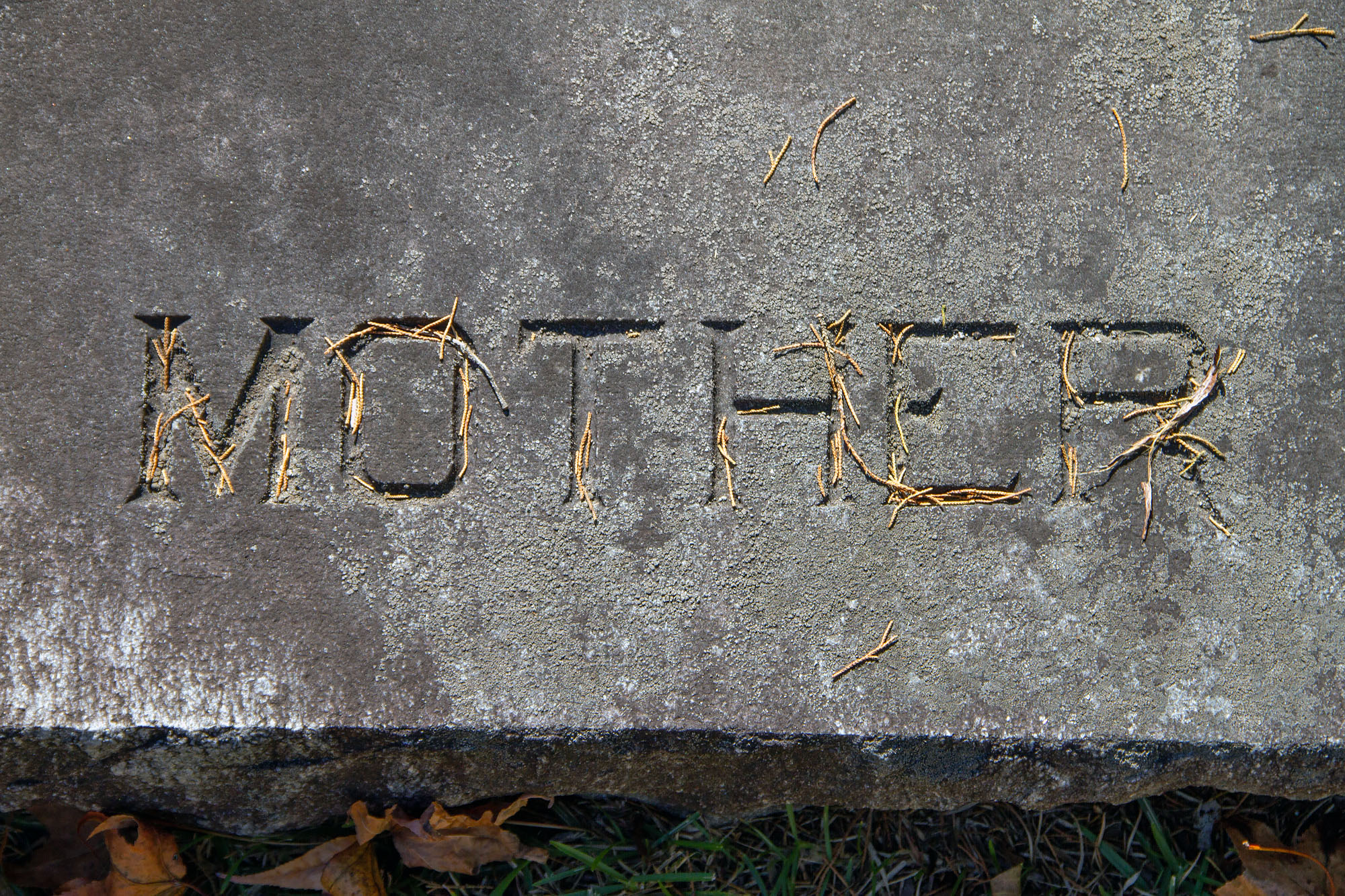 Mother grave plate