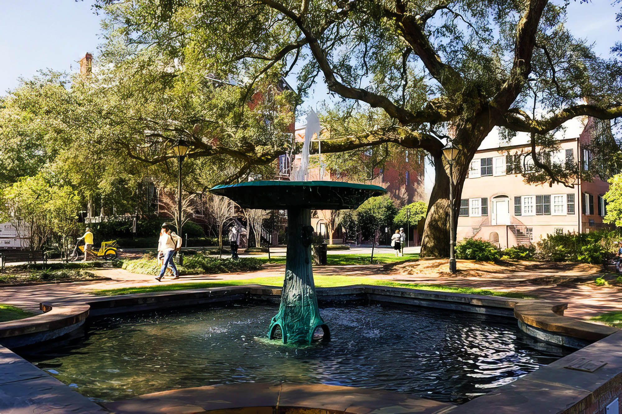 Colombia Square in Savannah fountain
