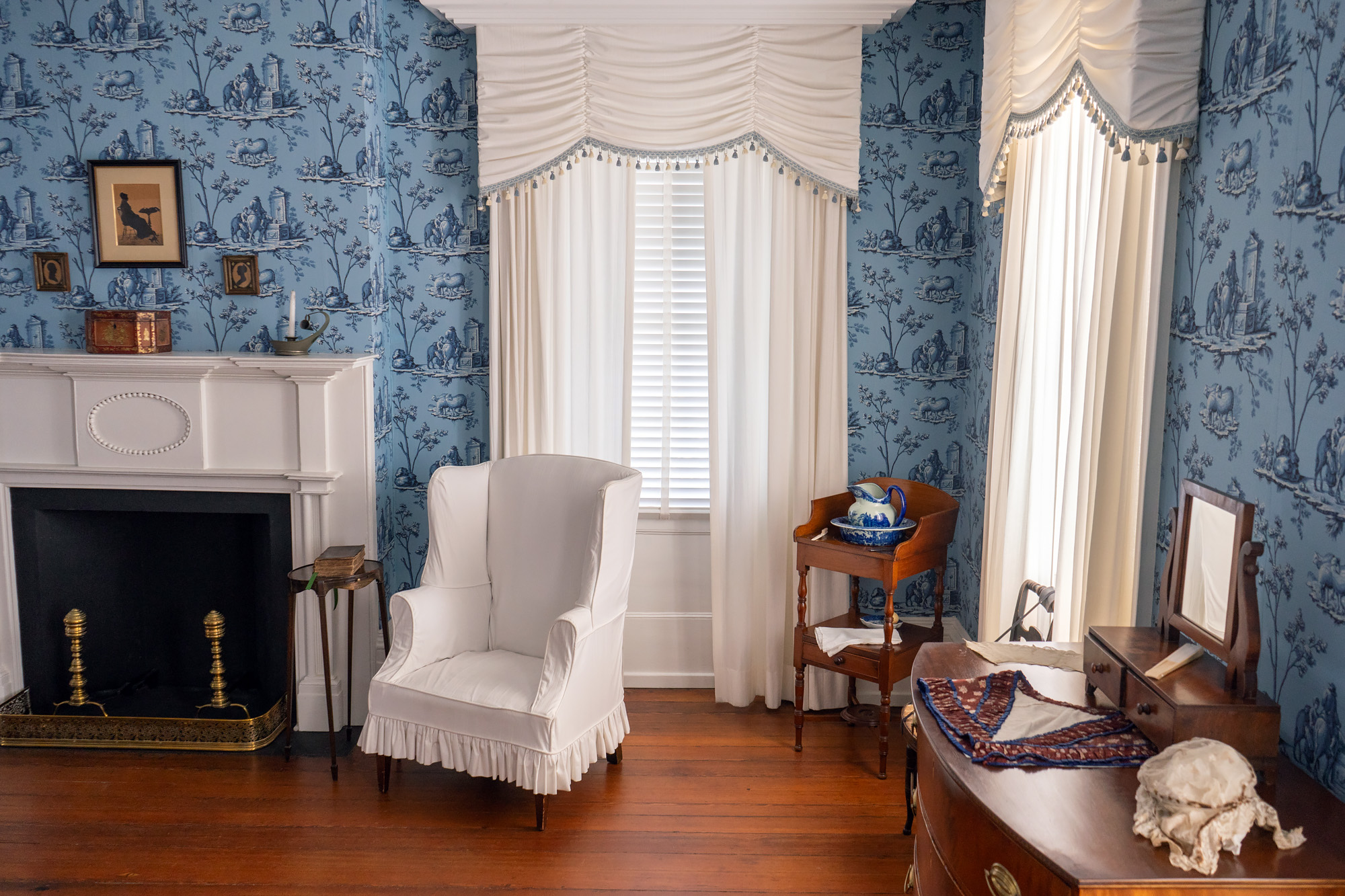 Room inside the Davenport House in Savannah